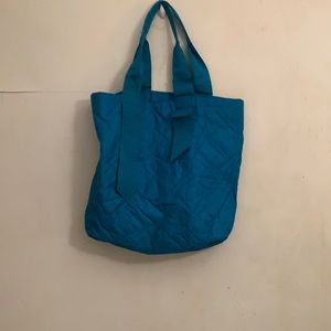 bed and bath tote